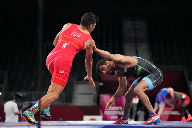 یک طلا و دو برنز آزادکاران ایران در پنج وزن نخست قهرمانی آسیا